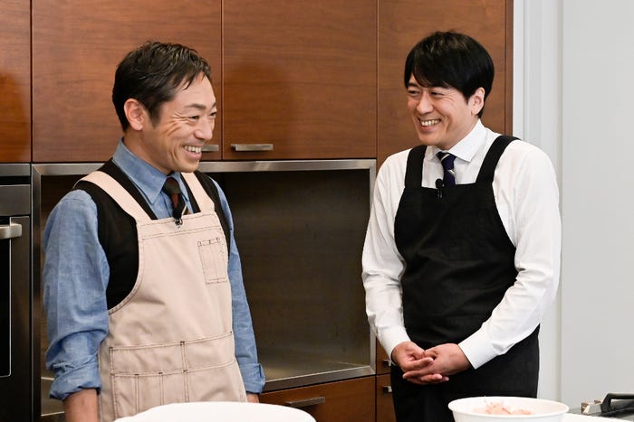 香川照之、安住紳一郎アナウンサー(C)TBS