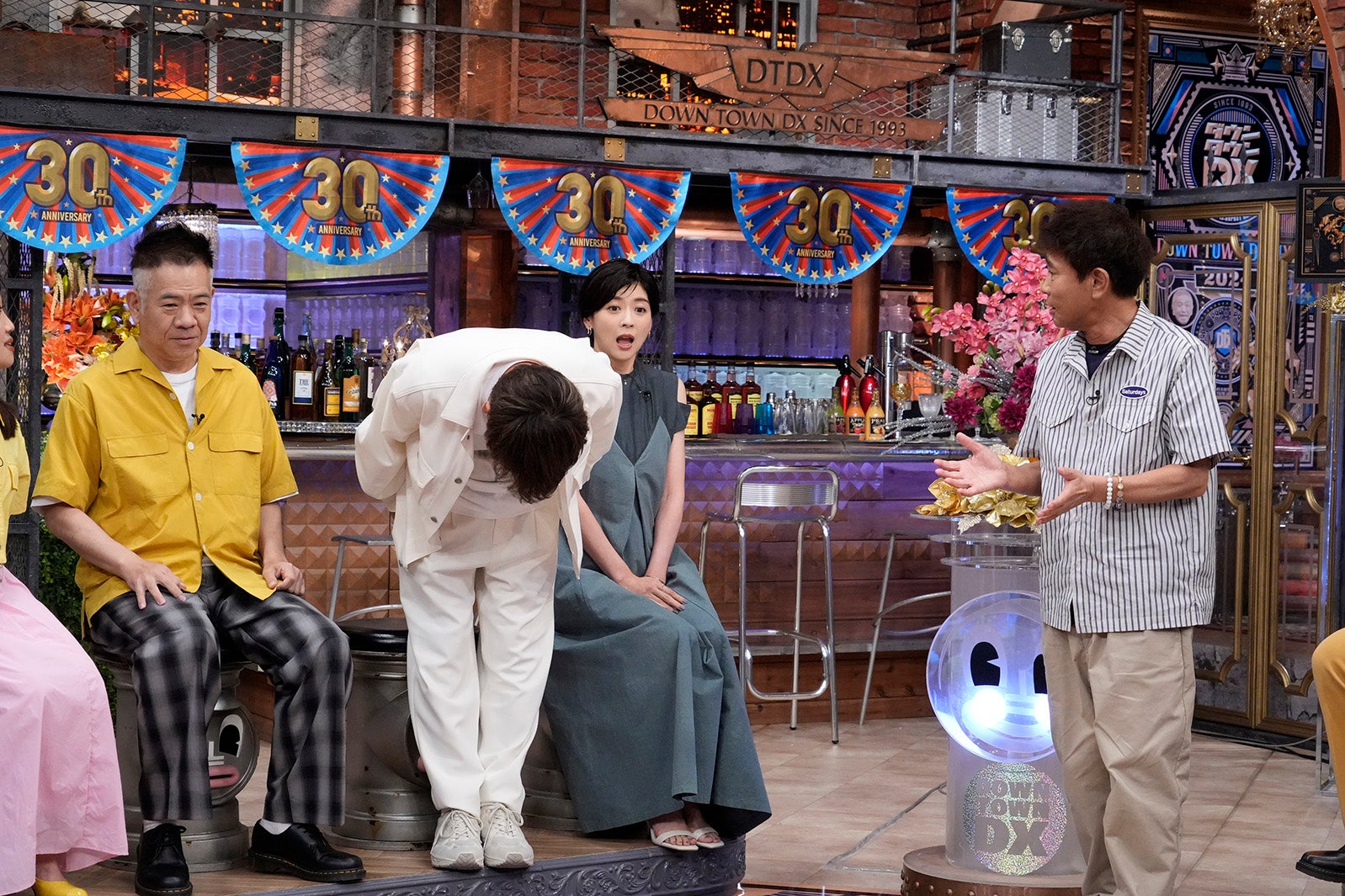 原西孝幸、藤本敏史、中山忍、浜田雅功（C）読売テレビ