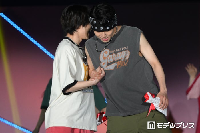 山下幸輝＆八村倫太郎が肩タッチ 夏らしさ満点コーデで同ステージに登場【TGC teen ICHINOSEKI 2024】