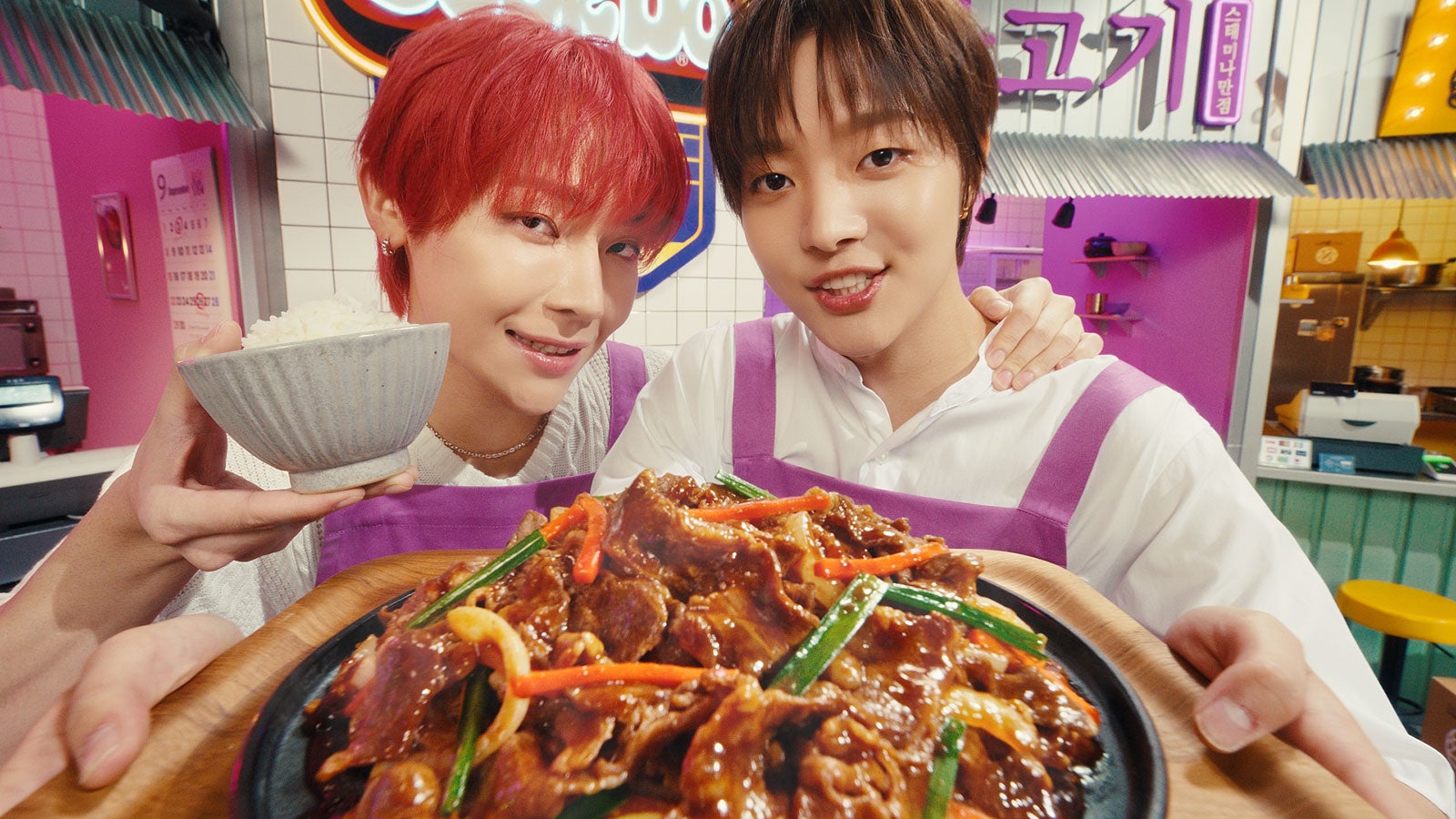 &TEAM「Cook Do（R） KOREA！」新テレビCM「豆腐チゲ+タッカルビ」「プルコギ＋ヤンニョム篇」（提供写真）