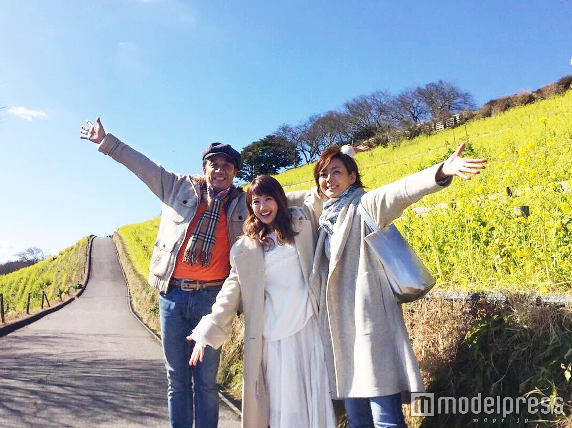 （左から）渡辺正行、舟山久美子、秋本奈緒美（C）テレビ東京