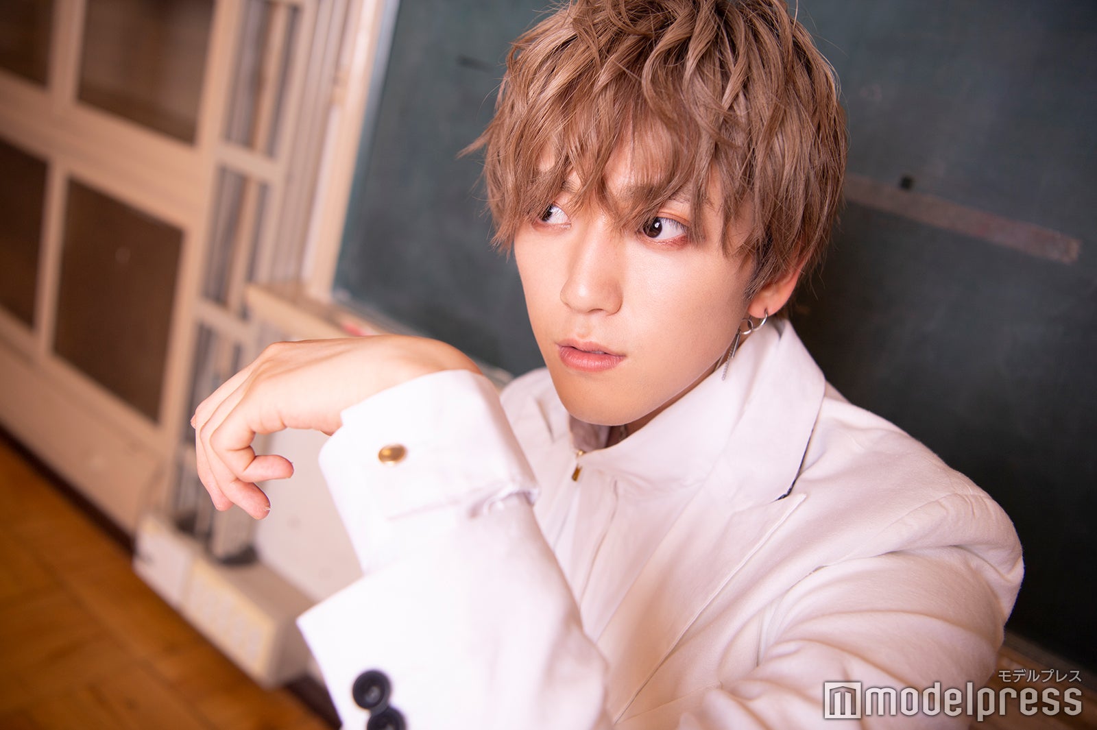 草地稜之（C）モデルプレス