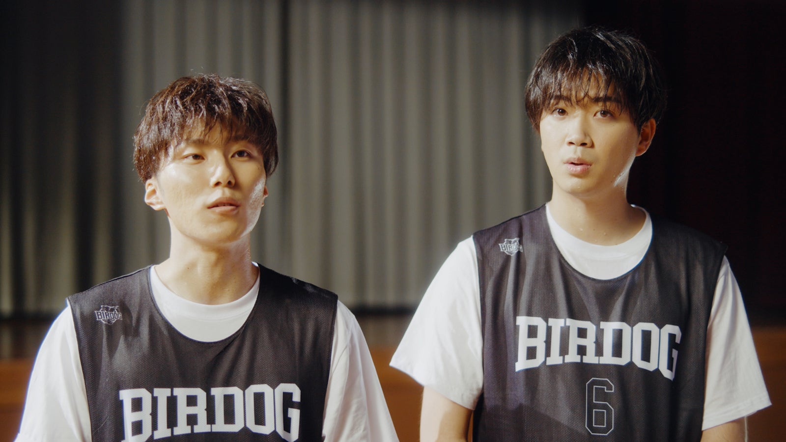 あむぎり、ゆうま／「コムドット水風船」篇より（提供写真）