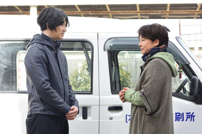 瑛太、田中裕子/「anone」第3話より(C)日本テレビ