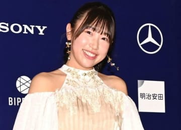 「すごい！ちょっと大人っぽい」CDデビューのアイドルゴルファー、ジャケ写公開に反響「待って待って色々すごい笑」