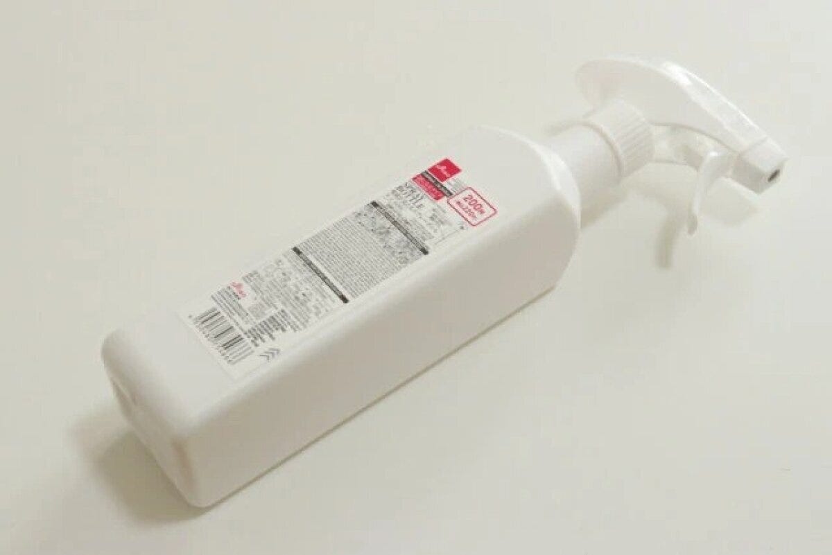 ダイソー　残量が見えるスプレーボトル