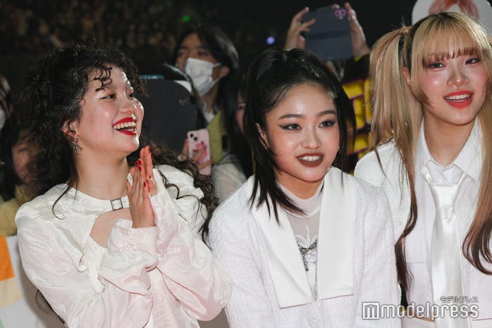 KOHARU、YURI、MAHINA(C)モデルプレス