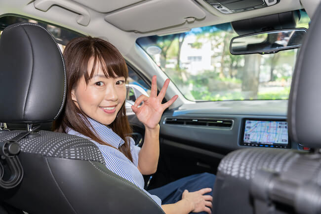 ドライブデート中 助手席に座る彼女が気を使うべきことは何 モデルプレス ドライブデート中 助手席に座る彼女が気を使うべきことは何 モデルプレス