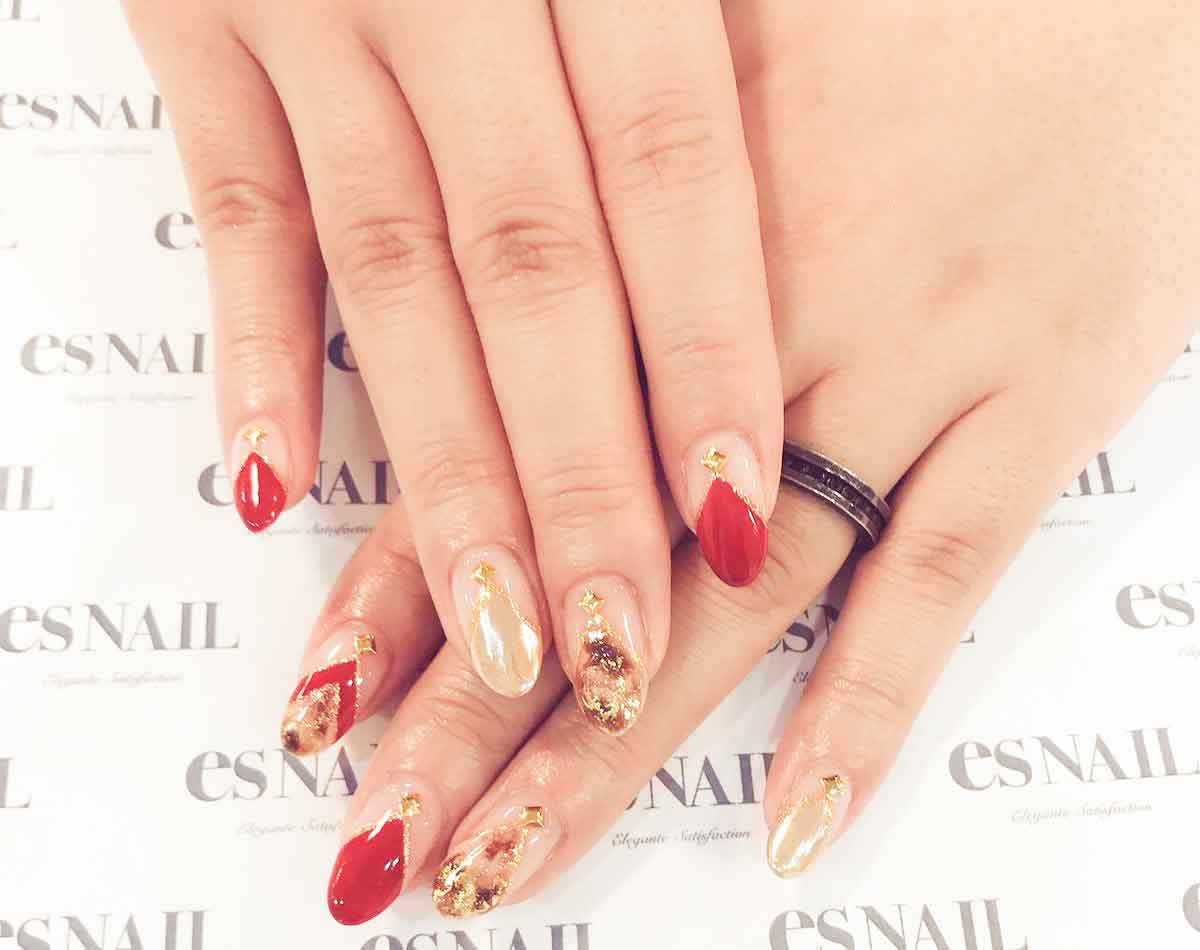 べっ甲をポイント使いしてオシャレに／画像提供：esNAIL