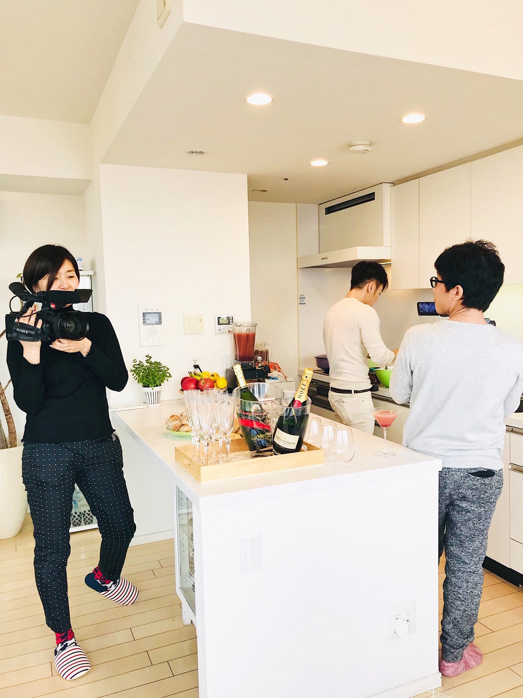 Atsushi（提供写真）／番組撮影の様子
