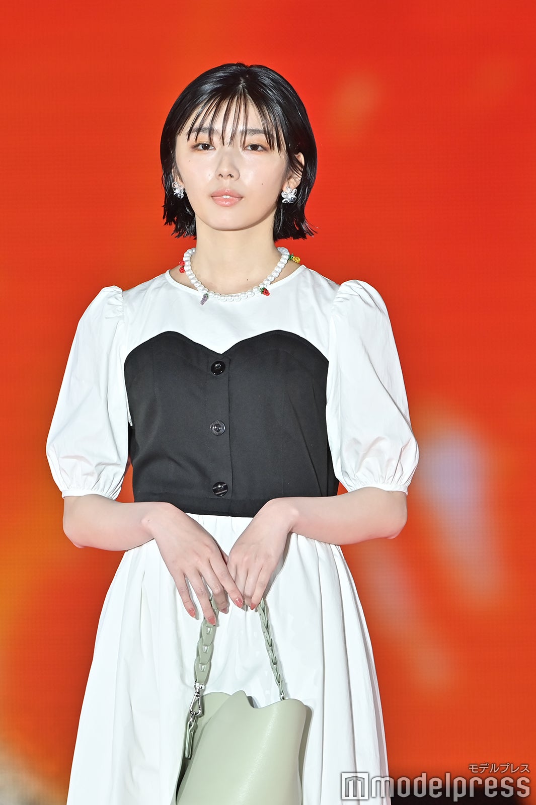 櫻坂46藤吉夏鈴、メイクで雰囲気ガラリ アンニュイな表情＜GirlsAward