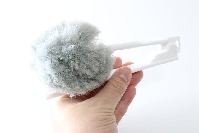 ダイソーのコンパクトになる折りたためるボトルクリーナー（繊維タイプ）