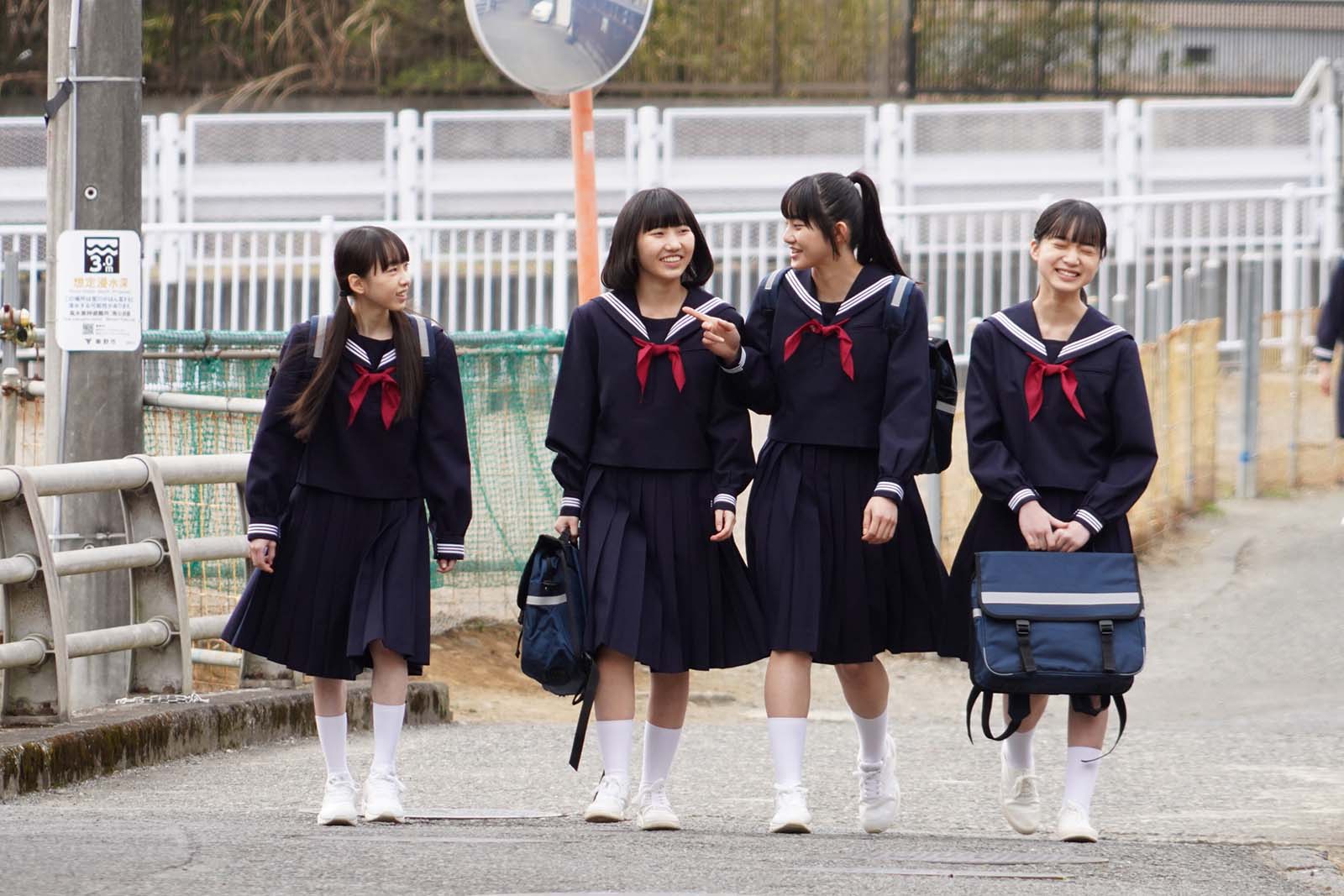 住田萌乃、安原琉那、瀧七海、早瀬憩「ブラッシュアップライフ」第8話より（C）日本テレビ