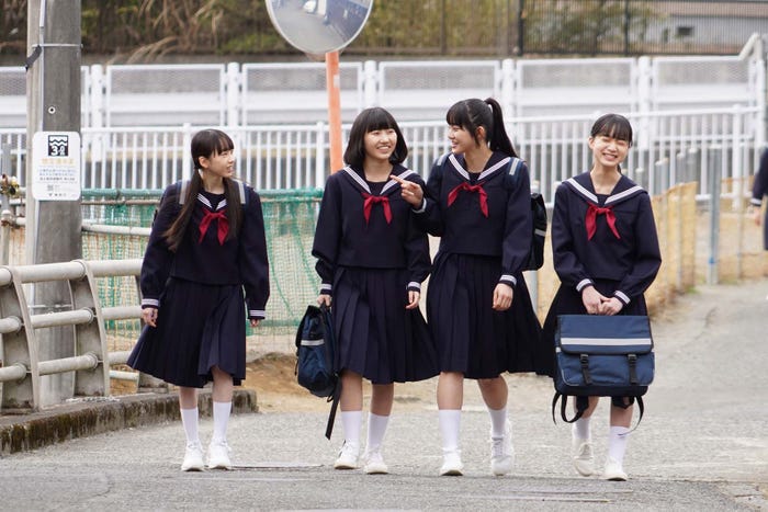 住田萌乃、安原琉那、瀧七海、早瀬憩「ブラッシュアップライフ」第8話より(C)日本テレビ