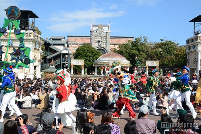 ディズニーシー クリスマス限定ショーにキャラ大集合 モデルプレス