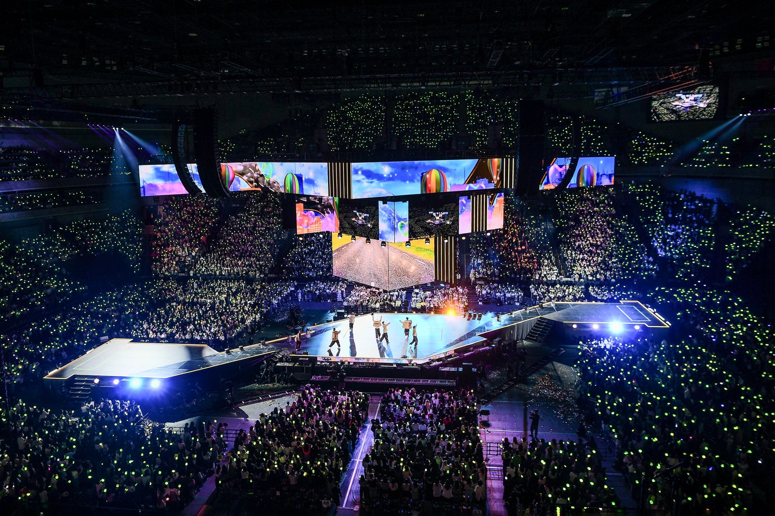 K-POP・アジア befirst J-pop group Be:First accused of riding K-Pop band's ATEEZ's