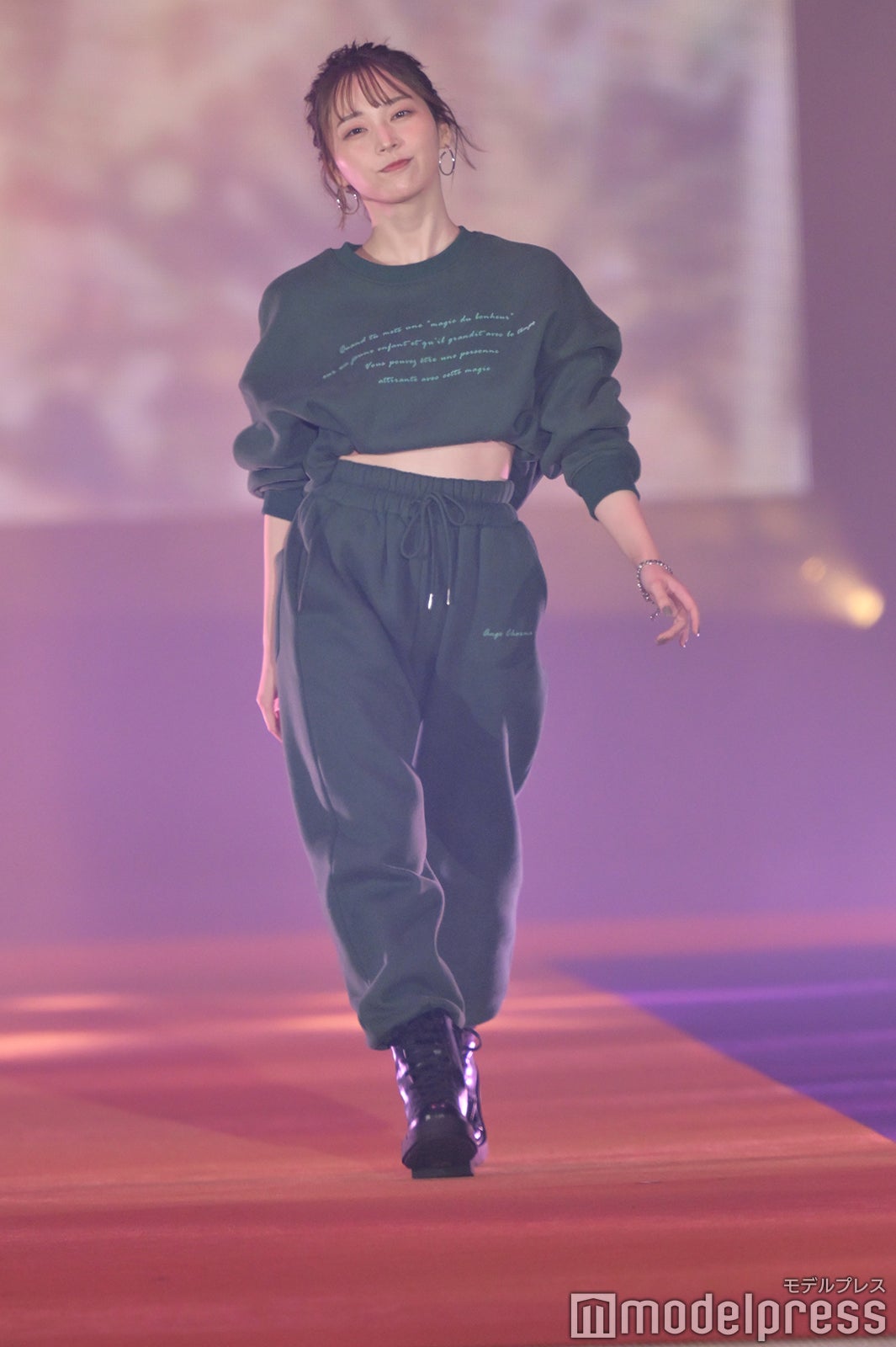 （C）モデルプレス