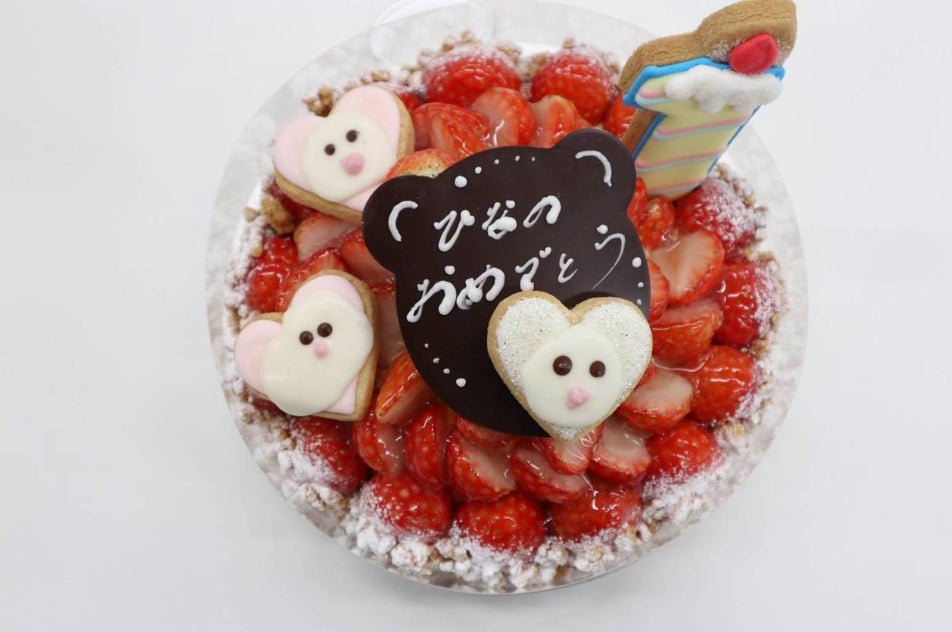 “もちまる子”ケーキ／上村ひなのオフィシャルブログより