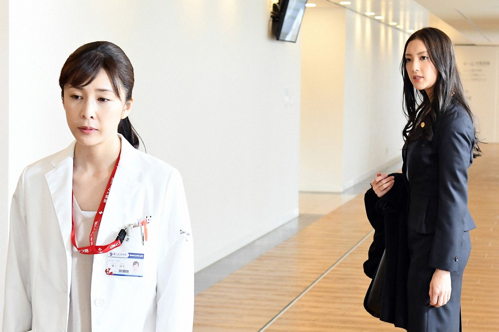 竹内結子、菜々緒「A LIFE～愛しき人～」第6話より（C）TBS