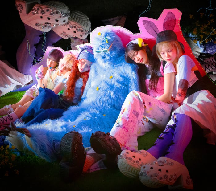 LE SSERAFIM(P)&(C)SOURCE MUSIC