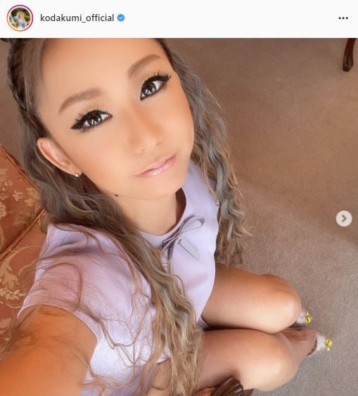 めっちゃ顔小さい 倖田來未 ガーリーな美脚ミニワンピ姿に絶賛の声 全てのパーツが可愛いです モデルプレス