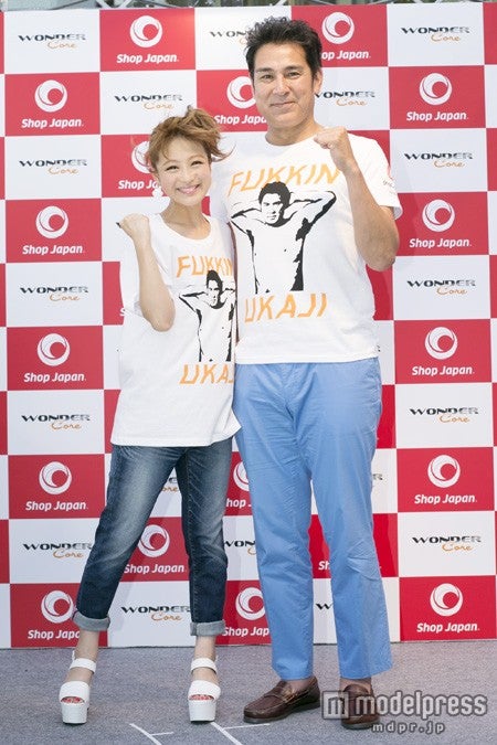 （左から）鈴木奈々、宇梶剛士