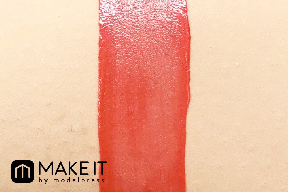 【CHANNEL】「ルージュ ココ スティロ」“204 アルティクル”使用 (C)メイクイット