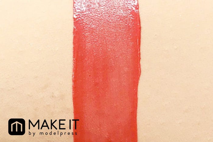 【CHANNEL】「ルージュ ココ スティロ」“204 アルティクル”使用 (C)メイクイット