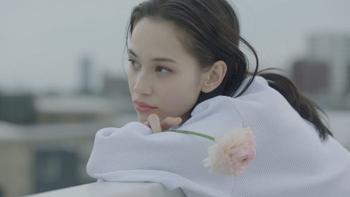 水原希子/新動画『KIKO MEETS RIBBONBRA』篇より(提供写真)