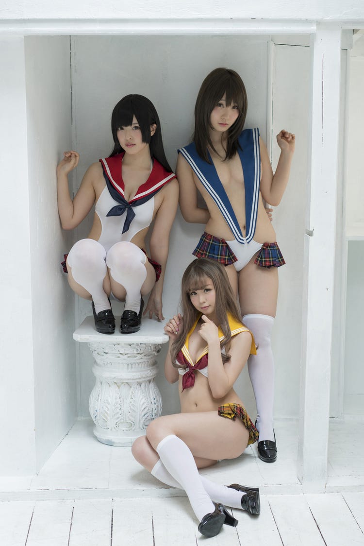 女子高生   露出 画像9/10) リア・ディゾンの再来！“関東一可愛い女子高生”グランプリ・アンジェラ芽衣、美バストのぞく大胆露出 - モデルプレス
