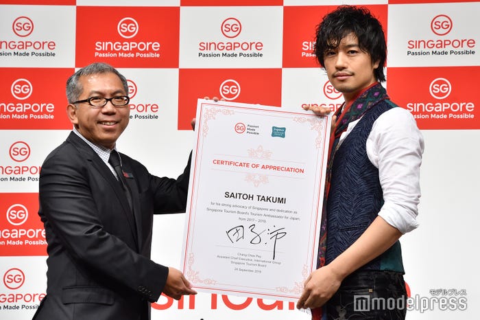 斎藤工(右)/(C)モデルプレス