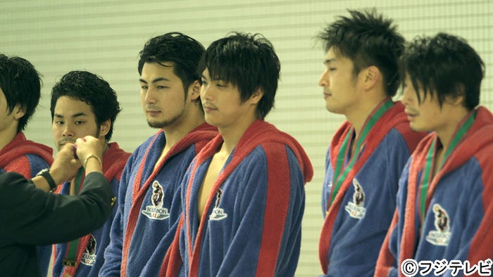 保田賢也(中央)/「テラスハウス」6月23日放送回より