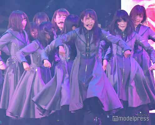 【欅坂46・デビュー2周年記念ライブレポート】平手友梨奈が欠席…全メンバーの覚悟、キャプテン菅井友香の「僕は嫌だ」に衝撃<約2時間30分・全24曲セットリスト>