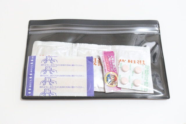 片面クリアケース　救急グッズ収納