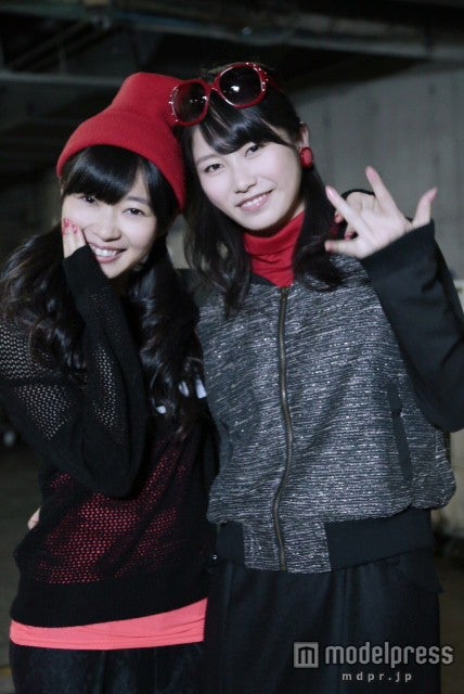 （左から）指原莉乃、横山由依