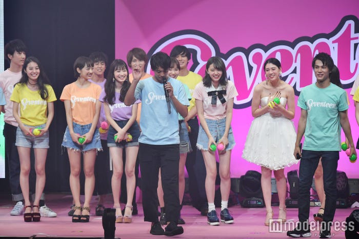 会場を盛り上げる竹内涼真と中川大志(C)モデルプレス