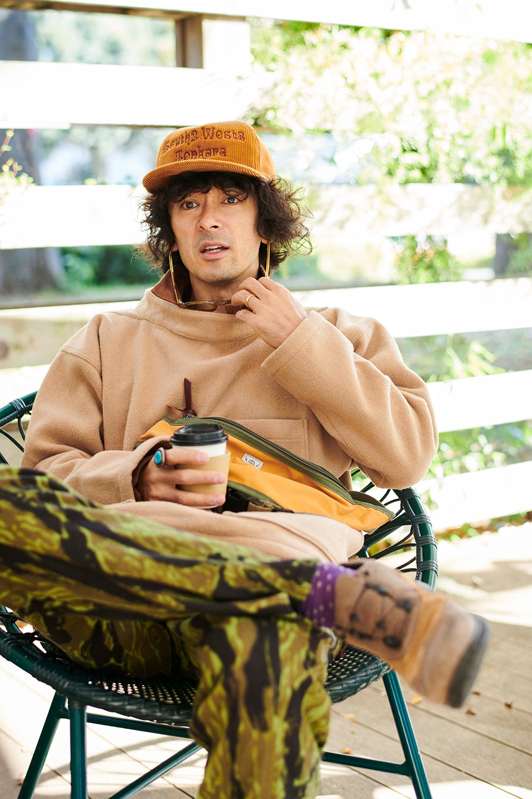 『服と賢一　滝藤賢一の「私服」着こなし218』より（C）主婦と生活社