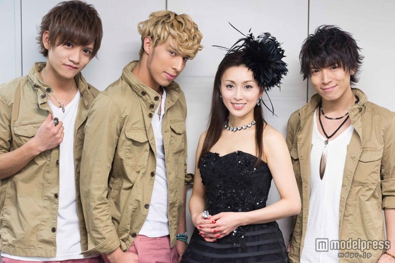 「第4回東京ボーイズコレクション」で共演したCOLLECTION＆酒井法子