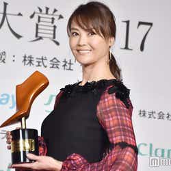 モデルプレス - 観月ありさ、2度目の美脚大賞 10年前と「全然お変わりない!」土屋太鳳が美貌絶賛