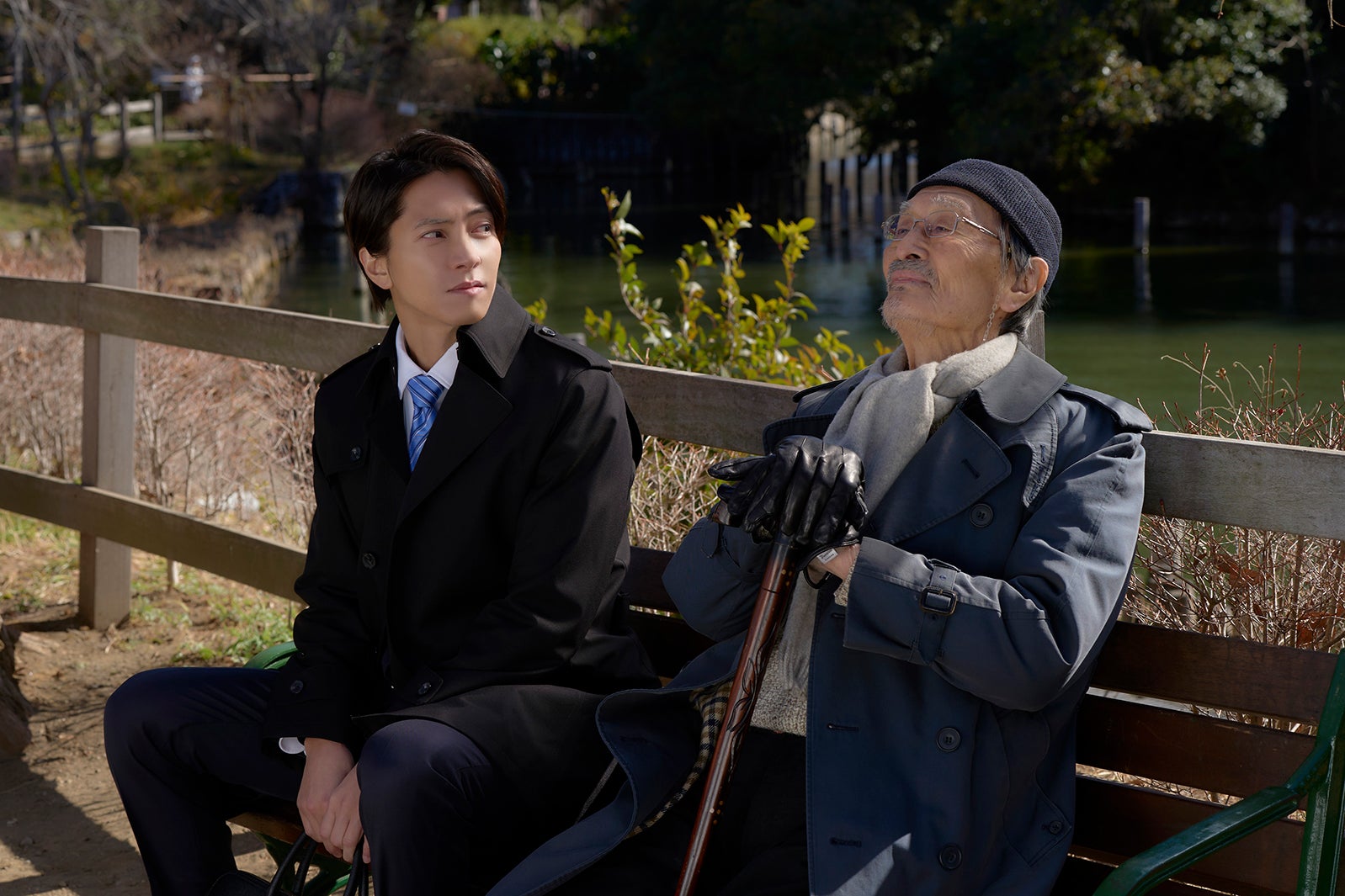 山下智久、山崎努（C）大谷アキラ・夏原武・水野光博／小学館（C）2026 映画『正直不動産』製作委員会