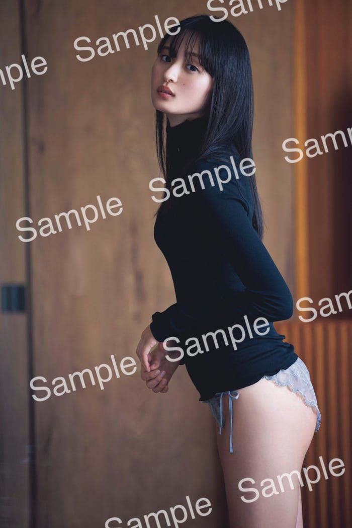 遠藤さくら 1st写真集「可憐」封入ポストカード/撮影:須江隆治(See)