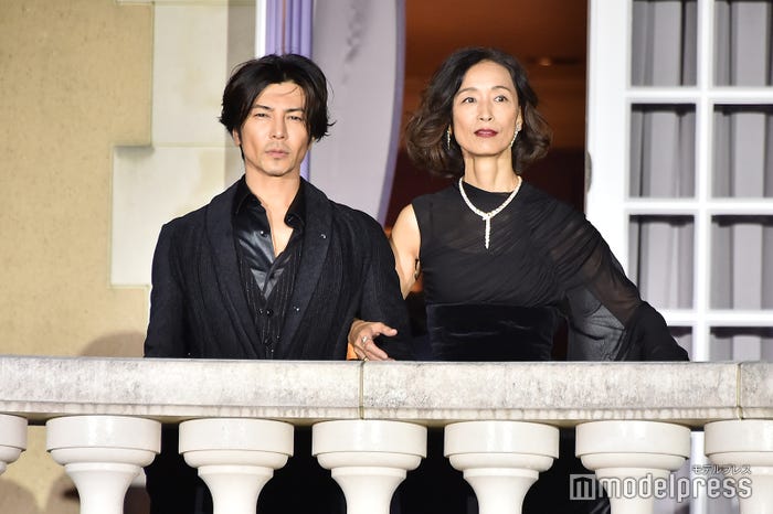 武田真治、塚本香(C)モデルプレス