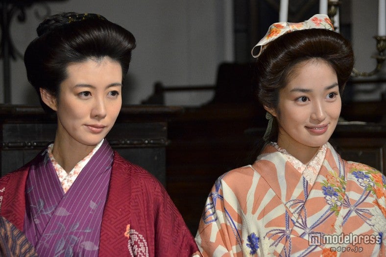 （左より）ともさかりえ、高梨臨