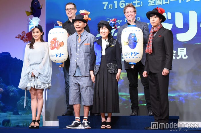 (左上から時計回りに)アンガス・マクレーン共同監督、アンドリュー・スタントン監督、上川隆也、室井滋、木梨憲武、中村アン(C)モデルプレス