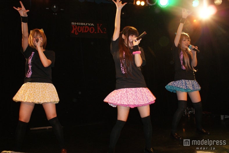 GALDOLL（左から：坂井樹乃、西永嶺花、江崎奈々帆）