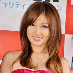 モデルプレス - 熊田曜子、ミニワンピで美ボディ炸裂!アンタッチャブル柴田にダメ出し