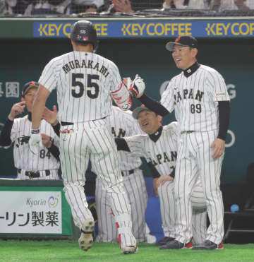 侍ジャパン 井端監督が村上宗隆に「少しでも状態を上げて欲しい」満塁弾を「いいきっかけに」準々決勝へ「出し惜しみしないようにやっていきたい」