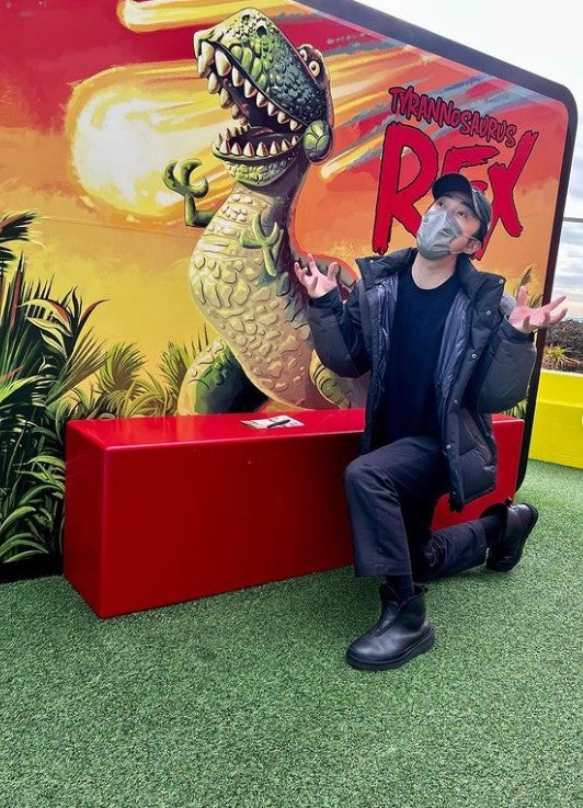 勝地涼、親子3人でディズニーへ 息子撮影ショットに「マジセンスあるな」