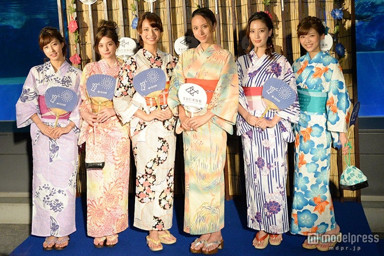 道端アンジェリカ（中央）