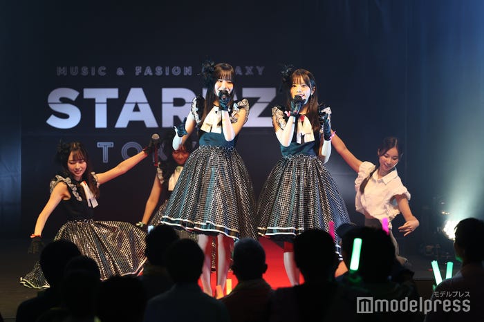 フジコーズ(C)モデルプレス